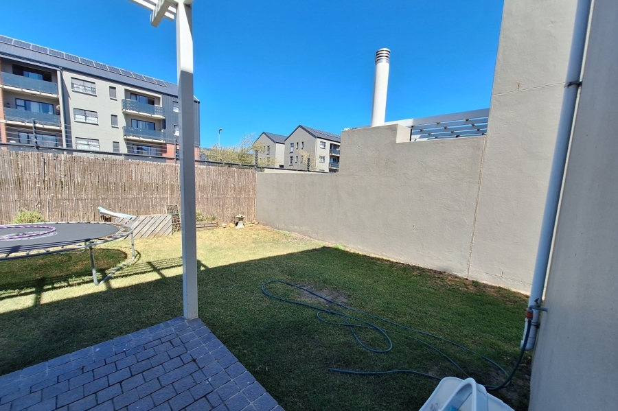 2 Bedroom Property for Sale in Somerset Lakes Western Cape